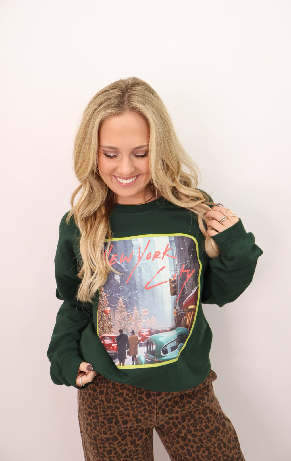 NYC Christmas Graphic Sweatshirt – Hunter Green