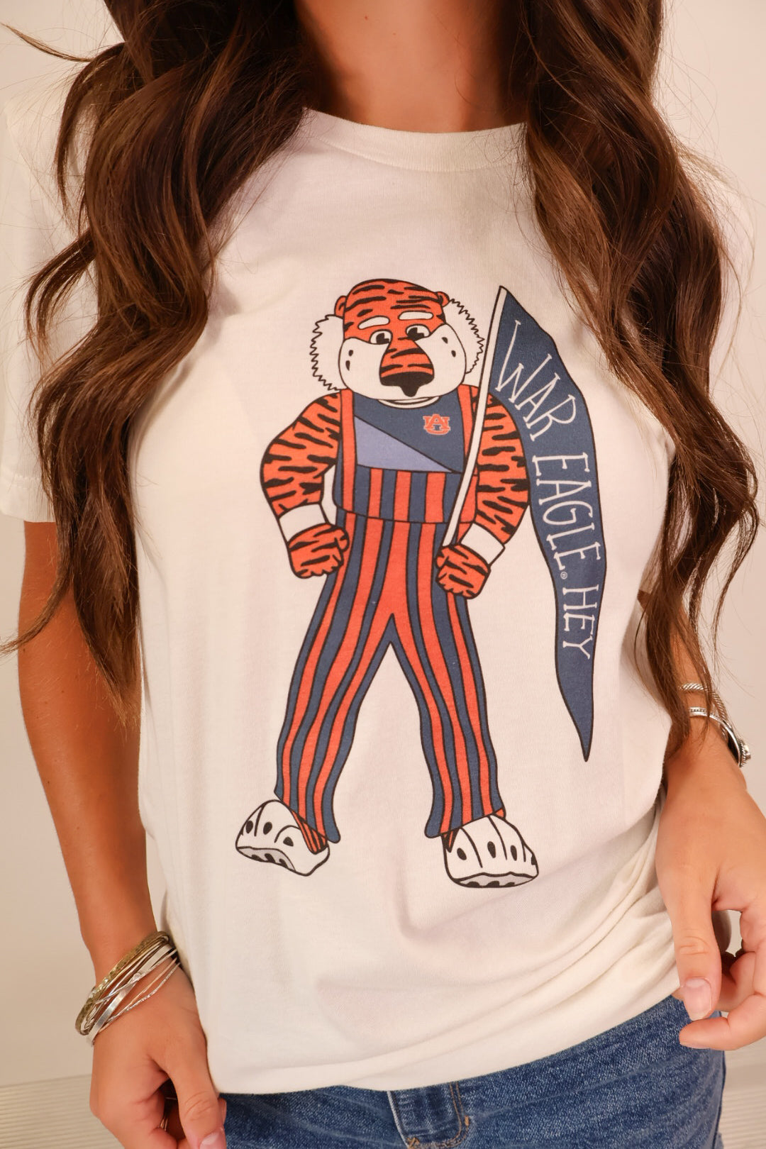 Vintage white Auburn Tigers War Eagle Hey Aubie pennant tee — view 5