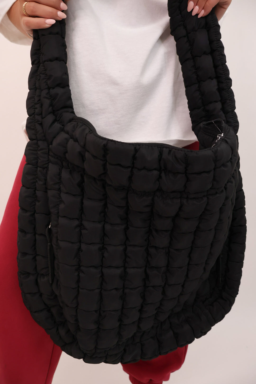 ★送料・関税込★COS★Quilted Oversized Shoulder Bag : Black COS Quilted Oversized Shoulder Bag Black 0916460003
