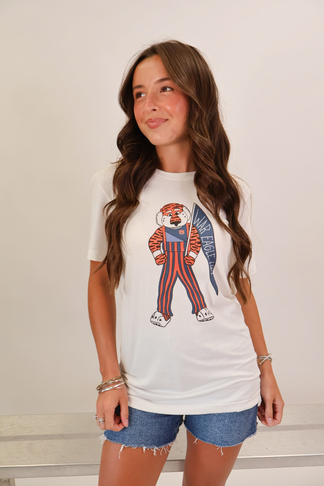 Vintage white Auburn Tigers War Eagle Hey Aubie pennant tee — view 6