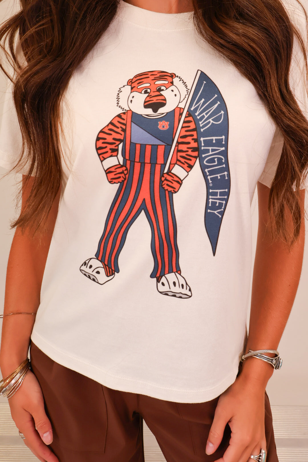 Vintage white Auburn Tigers War Eagle Hey Aubie pennant crop tee — view 5